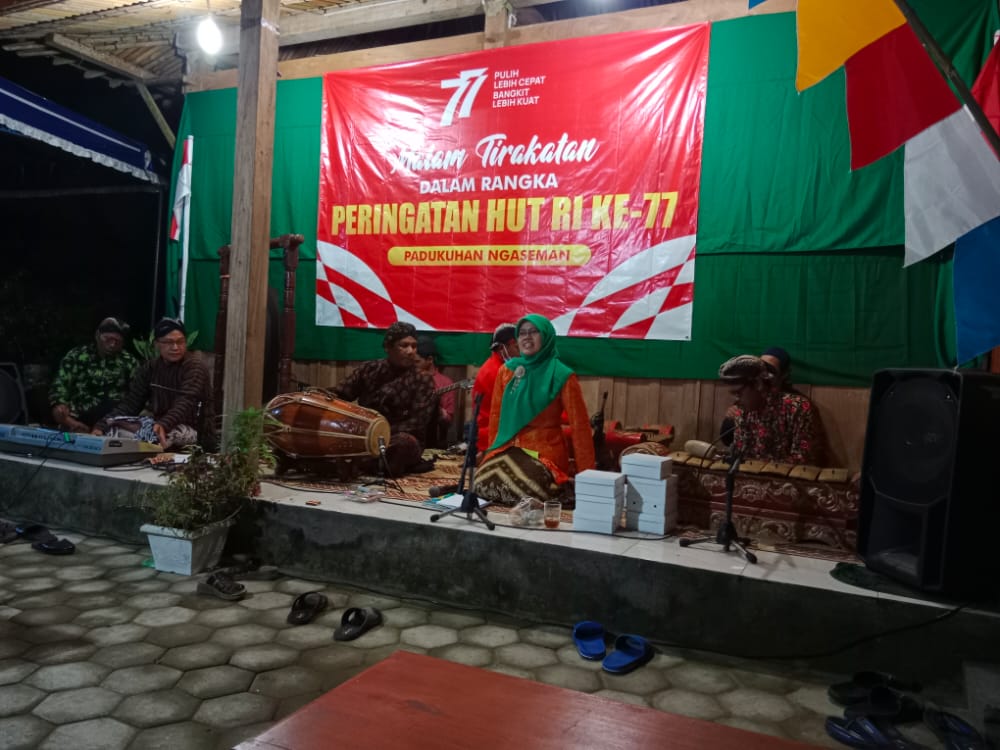 Malam Tirakatan HUT RI ke-77, Warga Ngaseman Gelar Pentas Campursari